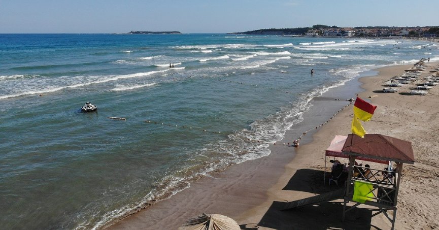 Sahillerde 402 kişi boğulmaktan kurtarıldı