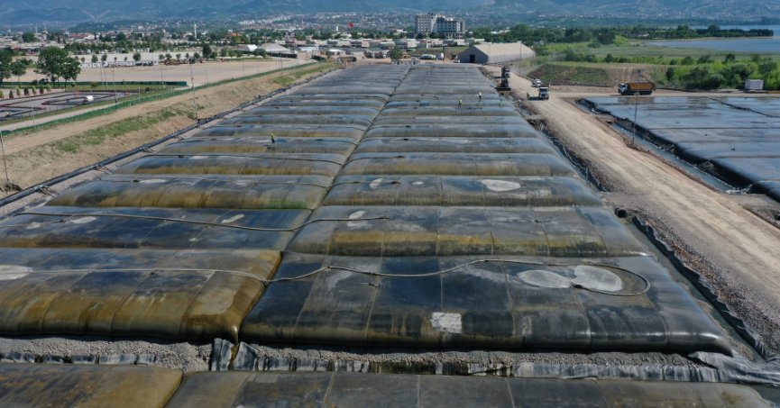 Büyükşehir’e dip çamuru ödülü