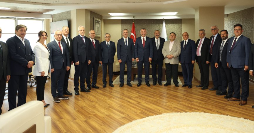 Başkan Büyükakın: Türkiye’nin geleceğine ışık tutuyorsunuz