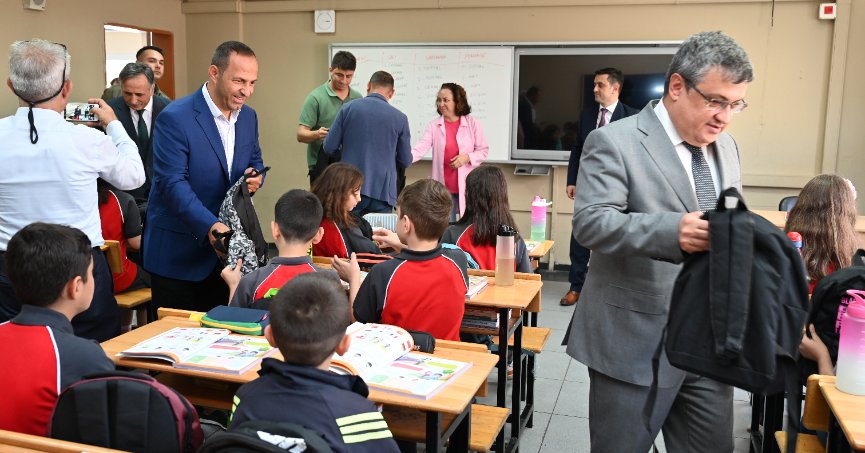 KSO’dan öğrencilere okul çantası ve kırtasiye malzemesi desteği