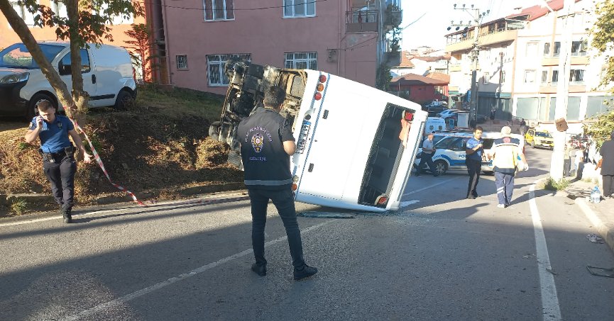 Kocaeli’de işçi servisi kazası: 2 ölü