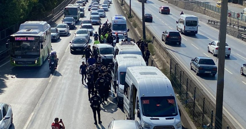 Göreve giden çevik kuvvet ekibi zincirleme kazaya karıştı: 5 polis yaralandı