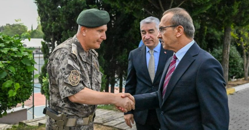 Vali Yavuz, Polis Özel Harekât Şube Müdürlüğünü Ziyaret Etti