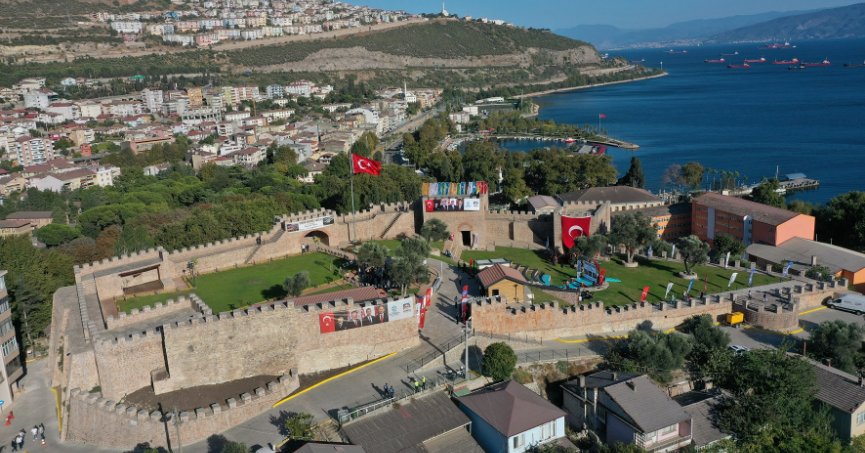 Tarihi Hereke Kalesi’nde görkemli açılış