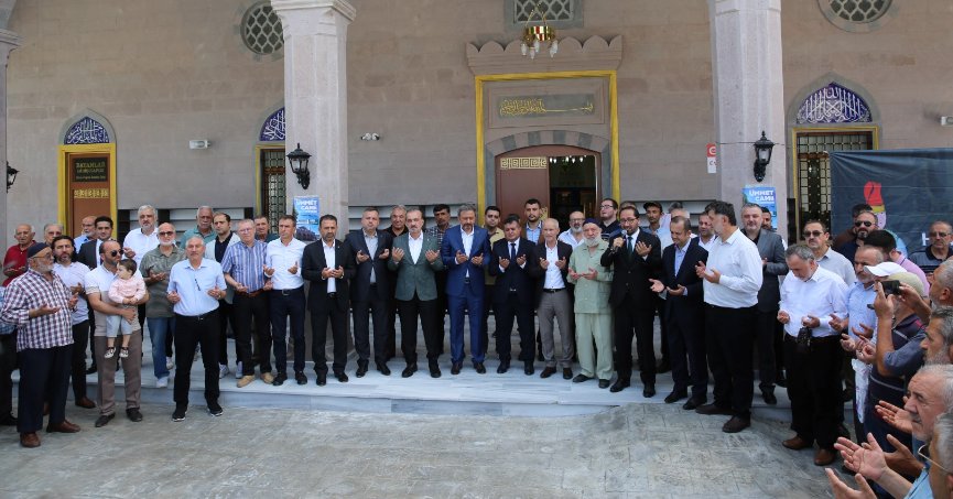 Ümmet Camii dualarla açıldı