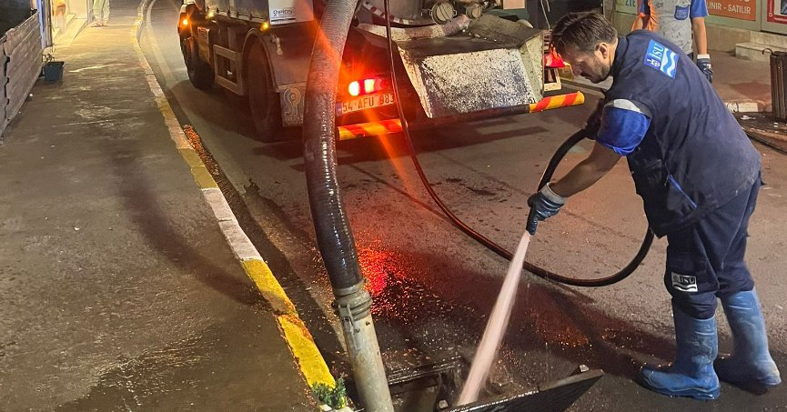 İSU SAĞANAK YAĞIŞ UYARISI SONRASI TÜM EKİPLERİ İLE TEYAKKUZA GEÇTİ