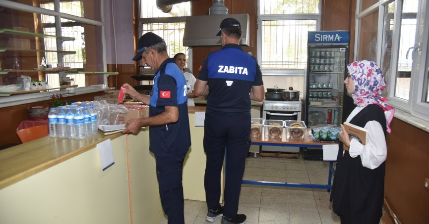 KARTEPE’DE KANTİN DENETİMLERİ DEVAM EDİYOR