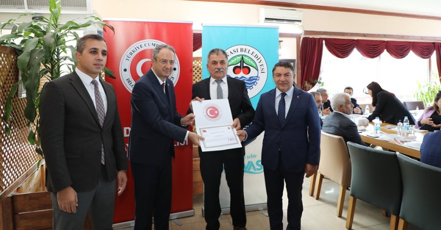 Dilovalı Muhtarlara Başarı Belgesi 