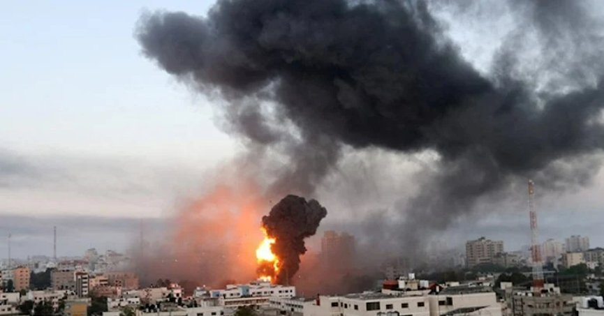 Dün hastane bugün mülteci kampı… İsrail yine saldırdı