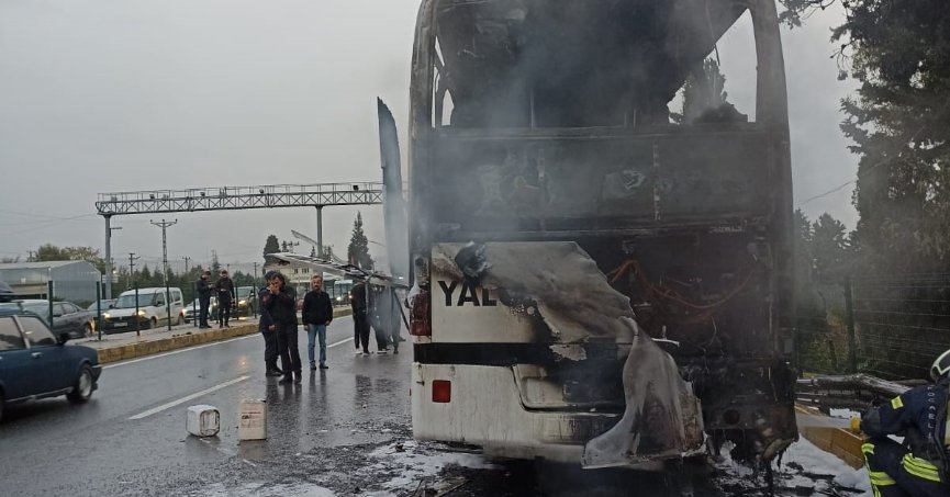 Yalovaspor takımını taşıyan otobüs çıkan yangında küle döndü