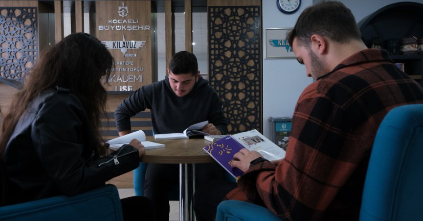 Beş bin 200 öğrenci ders başı yaptı