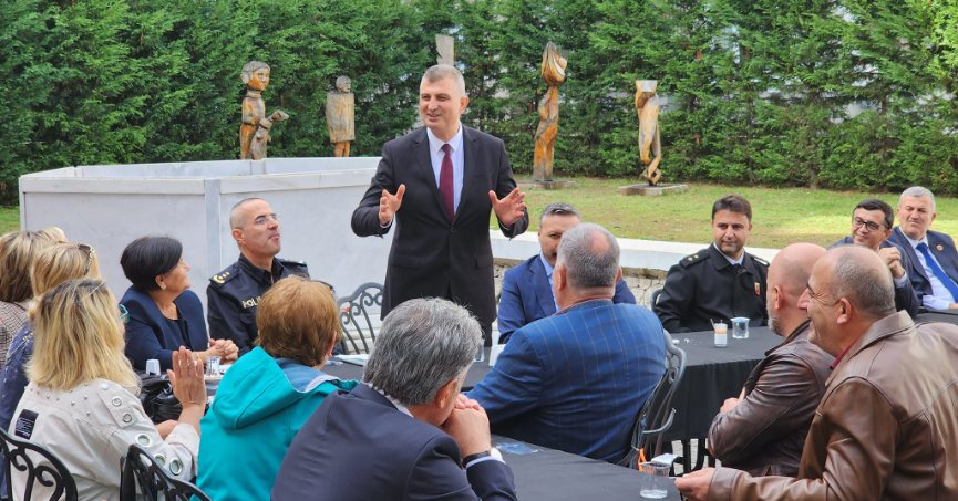 “MUHTARLARIMIZLA EL BİRLİĞİYLE ÇALIŞMAYA DEVAM EDECEĞİZ”