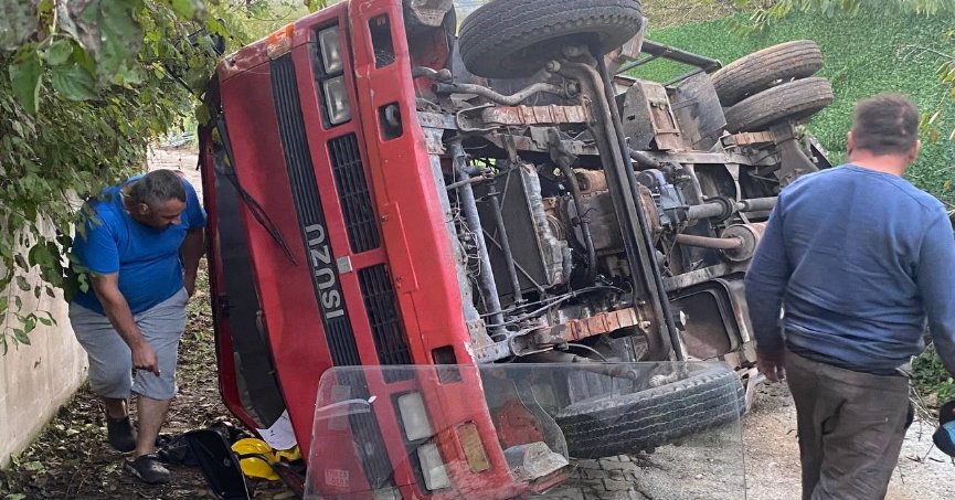 Elektrik arıza ekibi kaza yaptı: 2 yaralı