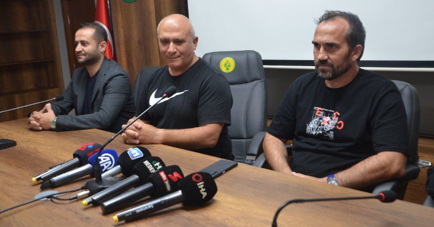 Darıca Gençlerbirliği Theofanis Gekas ile sözleşme imzaladı