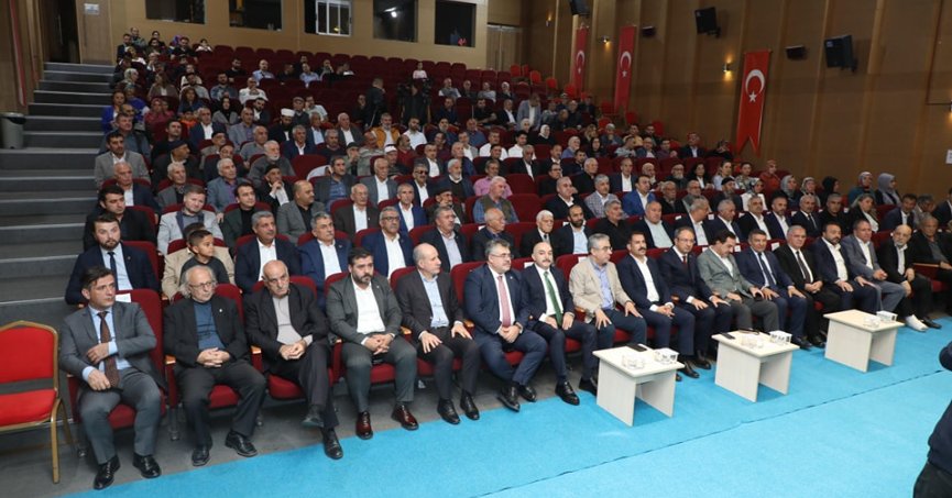 DİLOVASI; ÖNEMLİ BİR KONFERANSA DAHA EV SAHİPLİĞİ YAPTI  