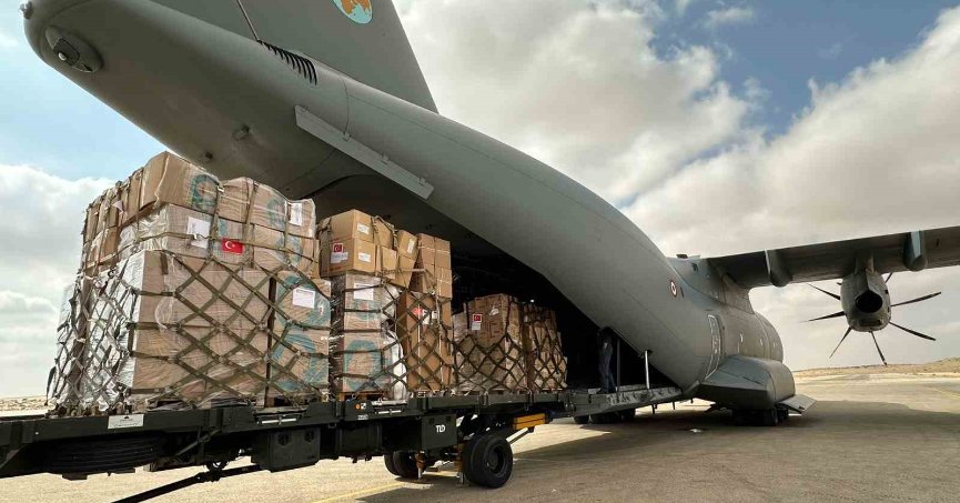 Bakan Koca: “4 uçak dolusu malzeme Mısır’a gönderilmeye başlandı” 