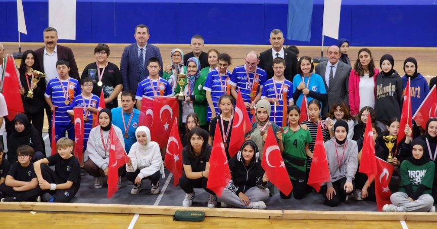 GÖLCÜK 100. YIL COŞKUSUNU 7’DEN 70’E SPORLA YAŞIYOR