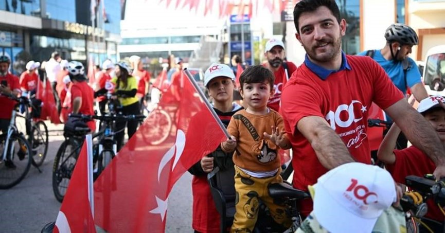 Pedallar Cumhuriyet için çevrildi