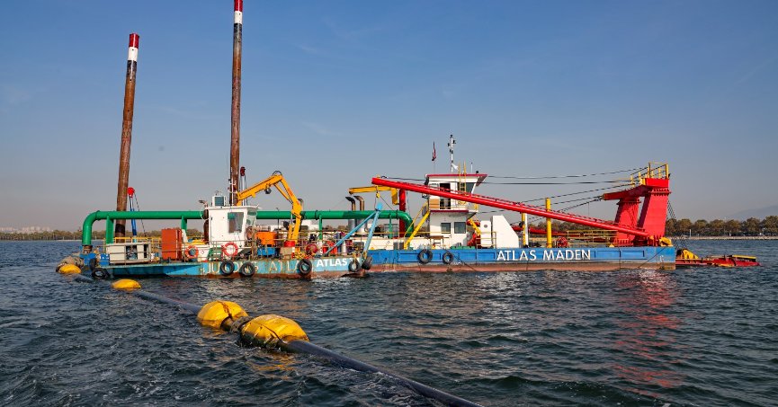 40 dişli biyonik kol, dip çamurunu yutuyor