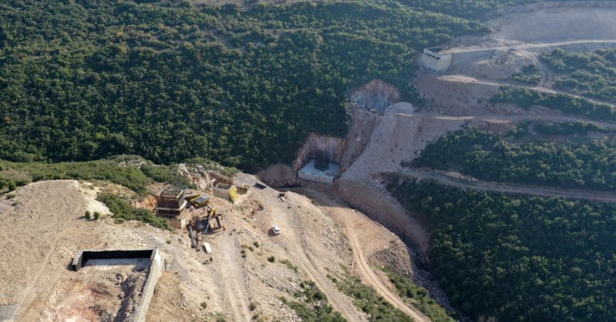 Dilovası Hastane yolunda köprü ayakları yükseliyor