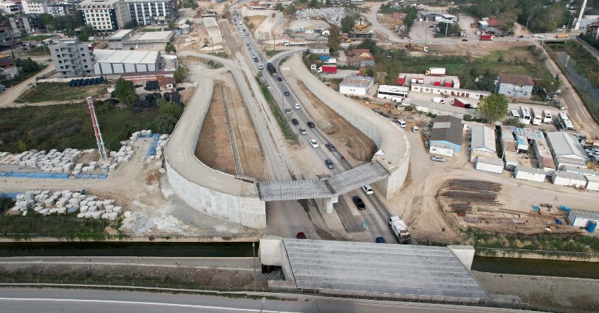 Solaklar kavşağı mimarisiyle dikkat çekiyor