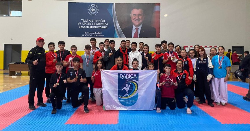 Turnuvada madalyaları topladılar