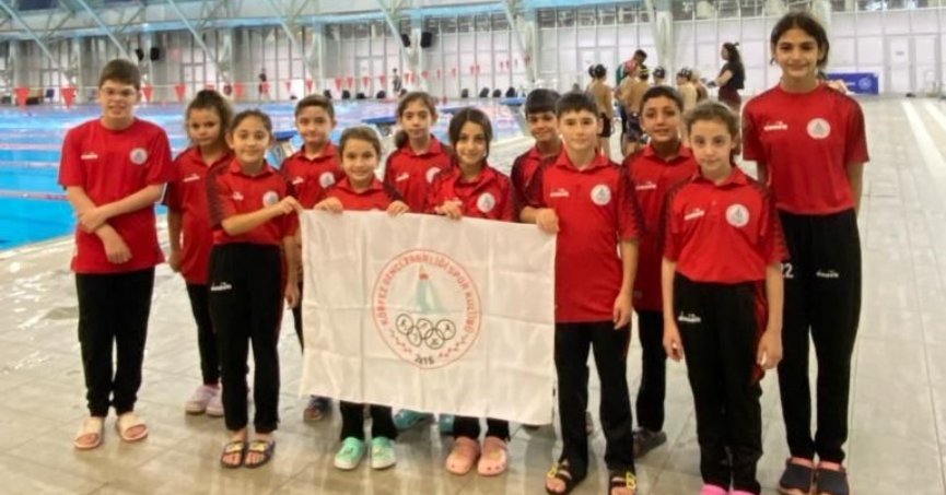 Minik yüzücülerden büyük başarı