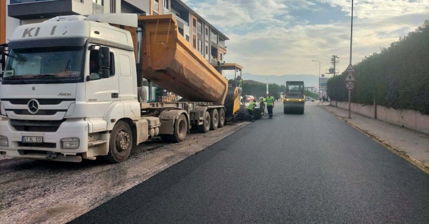 Büyükşehir’den Kartepe’de üstyapıya devam
