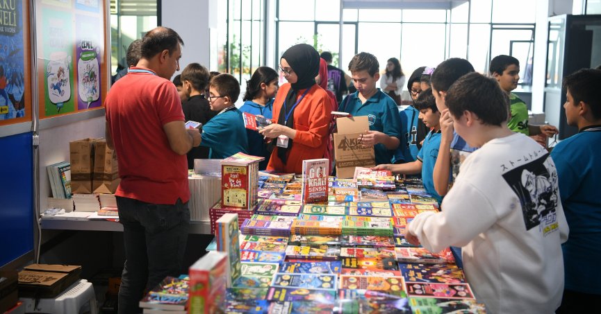 Çayırova 4. Kitap Günlerine öğrenci akını