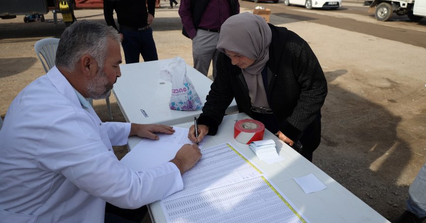 61 bin 885 arı kovanına şeker desteği