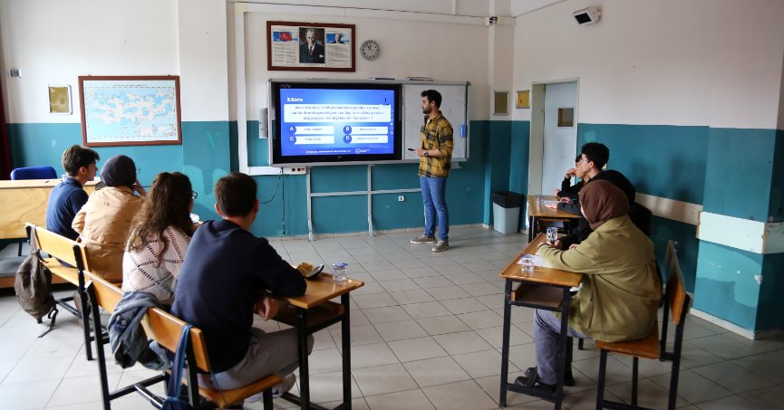 Sezai Karakoç Yeti Bilgi Yarışmasına 83 takım katıldı