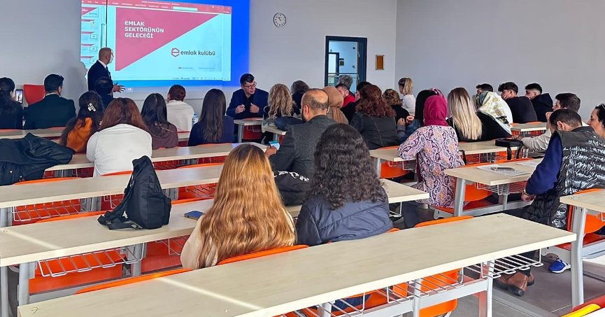 Emlak Kulübü’nden Kocaeli Üniversitesi’ndeki öğrencilere mesleki panel