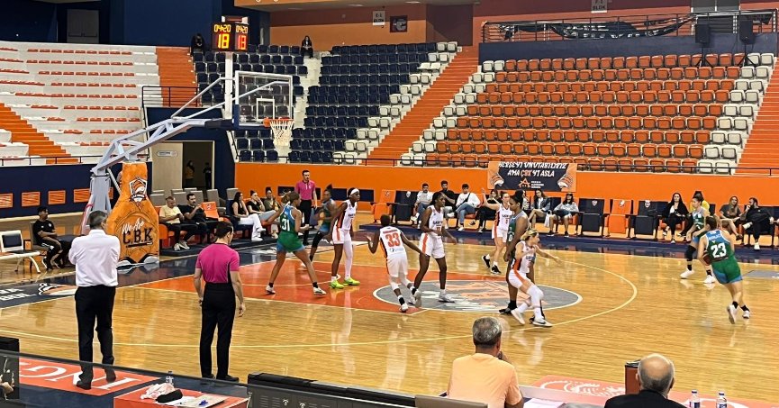 İzmitli sporcular sahadan galip ayrıldı