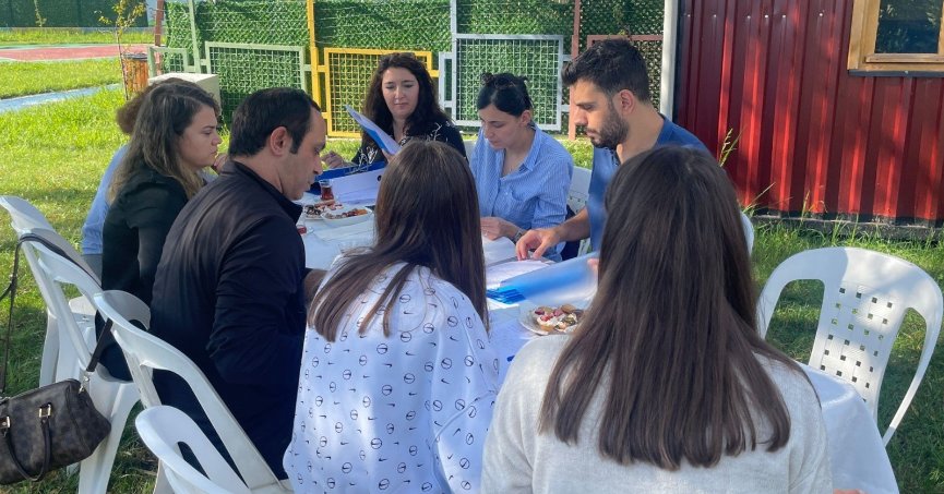 Otizm Spor ve Yaşam Evi'nde süreç değerlendirme toplantıları devam ediyor