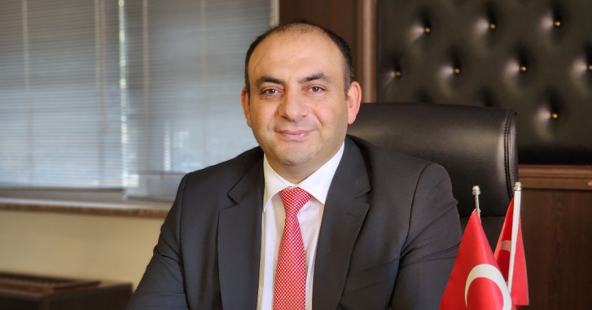 Gölcük Belediyesinde Hukuk İşleri Müdürü Altınova'ya aday adayı oldu