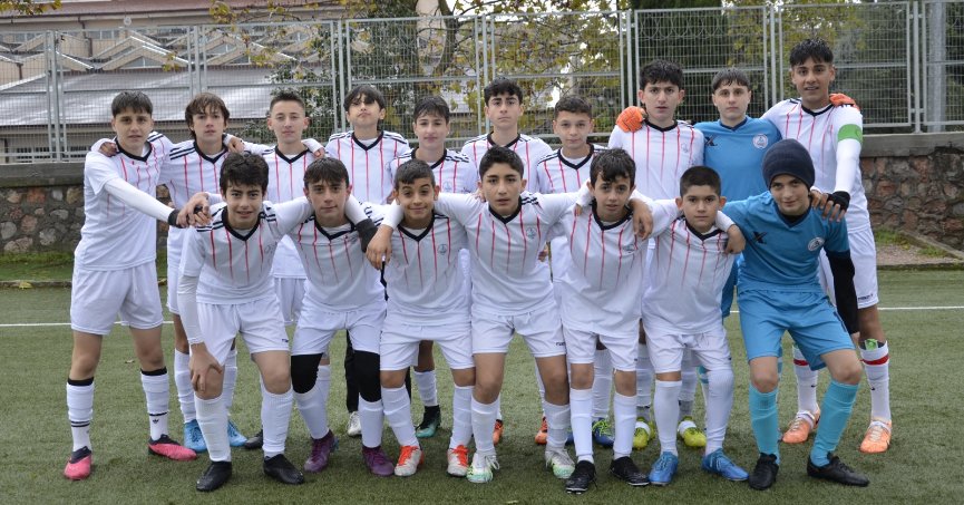 Körfez U14 Futbol Takımı açık ara lider