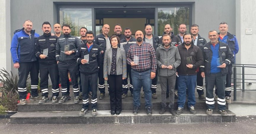 Kıdemli çalışanlara ödül verildi