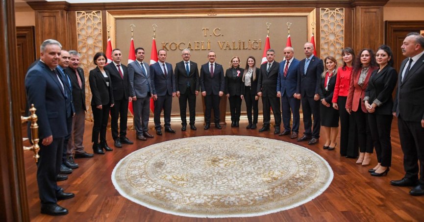 24 Kasım Öğretmenler Günü Münasebetiyle Öğretmenler Vali Yavuz’a Ziyarette Bulundu