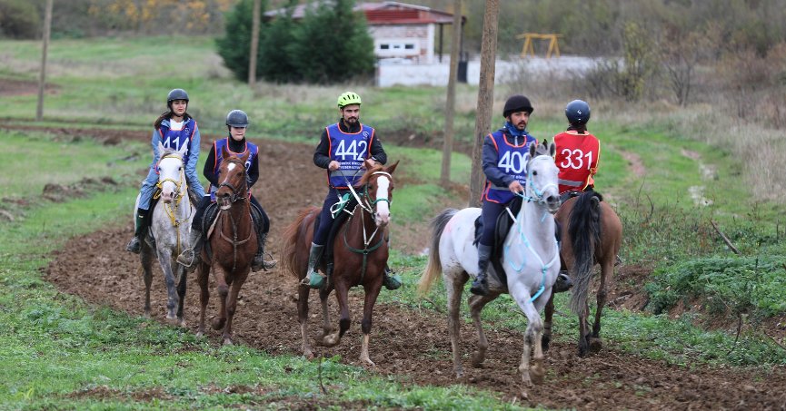 Tarihi İpekyolu’nda ilk atlı yarış