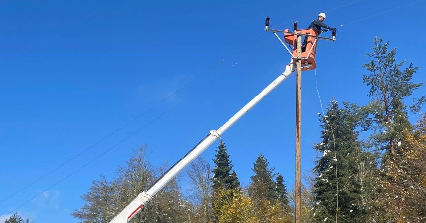 Kesintisiz enerji için tam kadro sahadalar