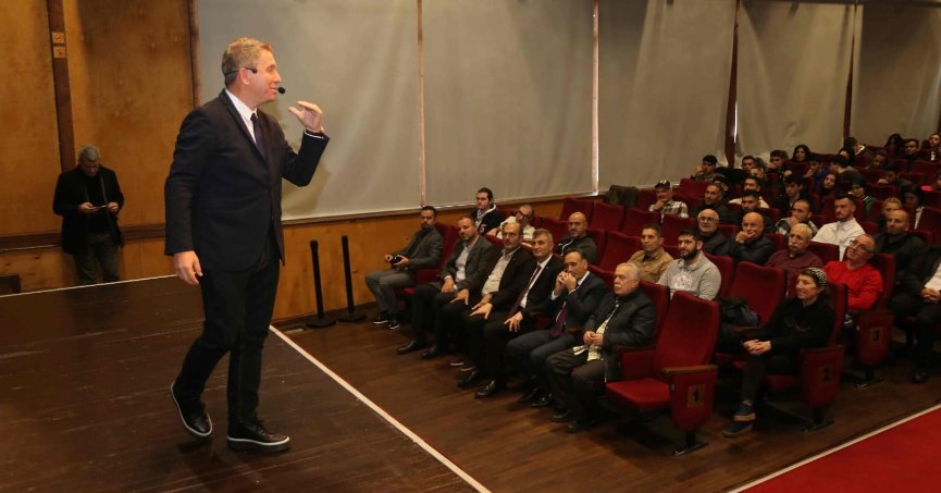 TRT SPOR SPİKERİ ERDOĞAN ARIKAN GENÇLERE TECRÜBELERİNİ ANLATTI