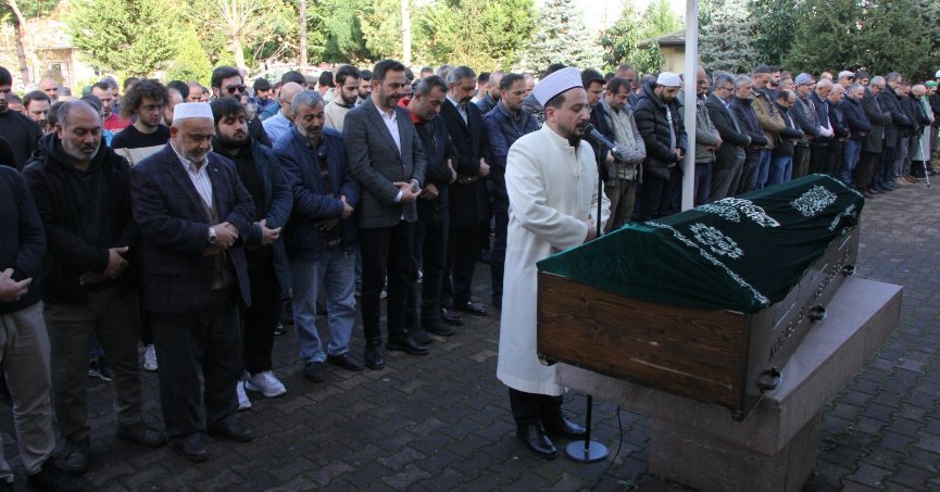 Trafik kazasında ölen genç, son yolculuğuna uğurlandı