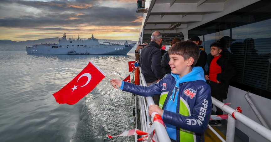 TCG Anadolu, Kocaeli’ye heyecan ve gurur verdi