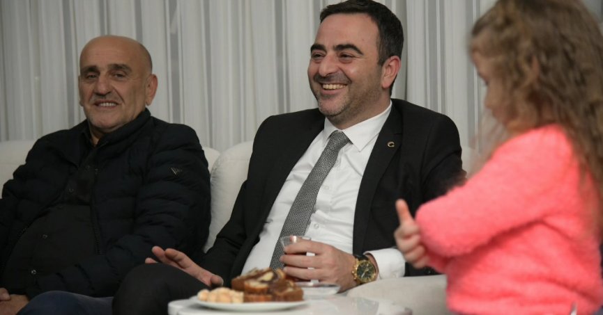 Başkan Özlü, Komşularına Misafir Olmayı Sürdürüyor