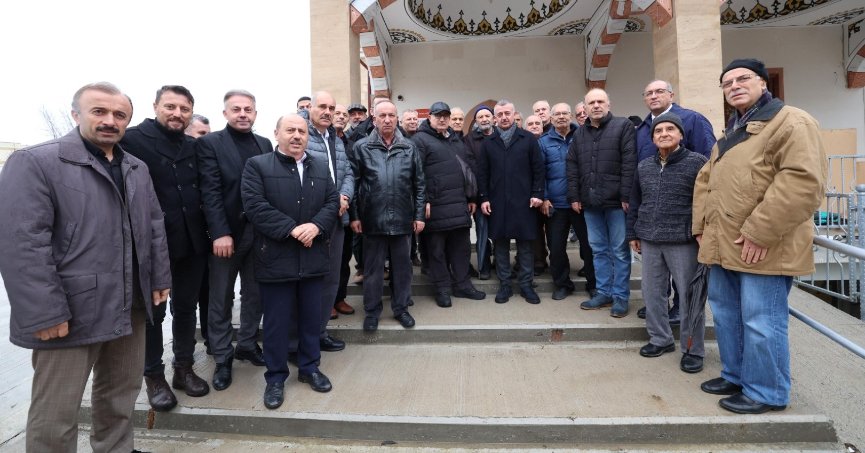 Başkan Büyükakın, Yuvam Akarca Ulu Cami’de cemaat ve vatandaşlarla sohbet etti