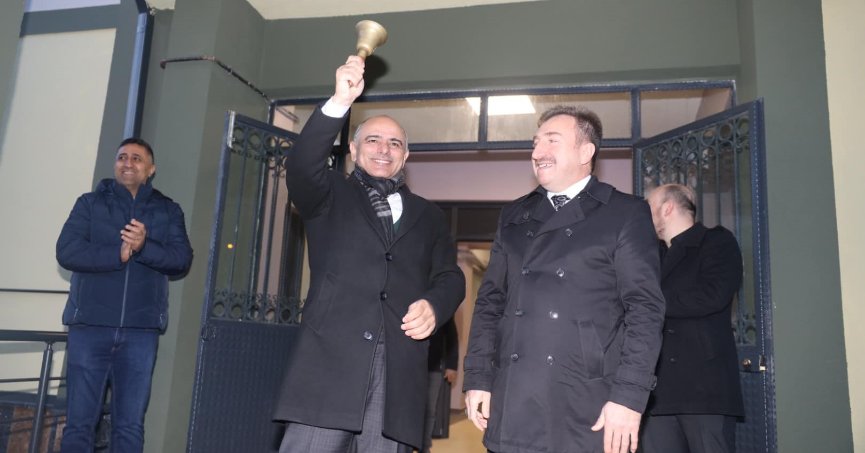 Atatürk Lisesi'nde ilk zili Başkan Söğüt çaldı