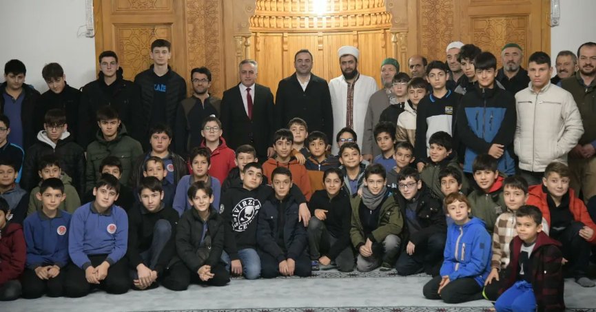 Başkan Özlü Sabah Namazında İmam-Hatipli Kardeşleriyle Buluştu