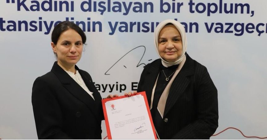 Dilovası Ak Parti Kadın Kolları Başkanı Ayşe Ak Oldu