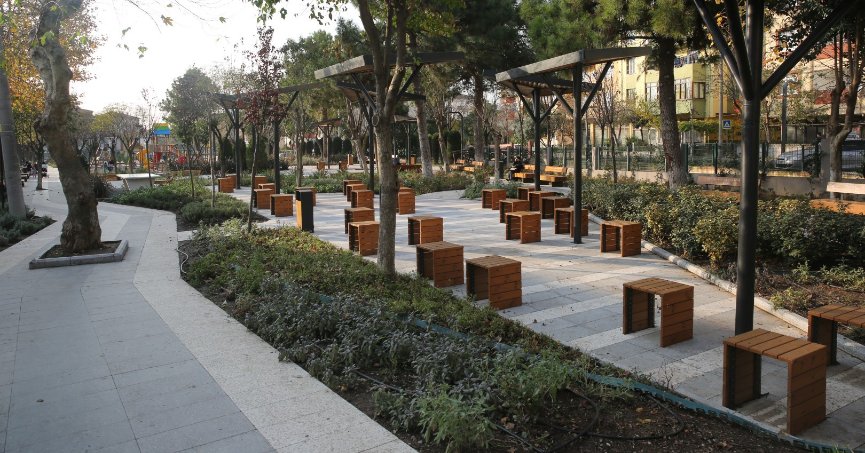 Yarımca Kent Meydanında sona doğru