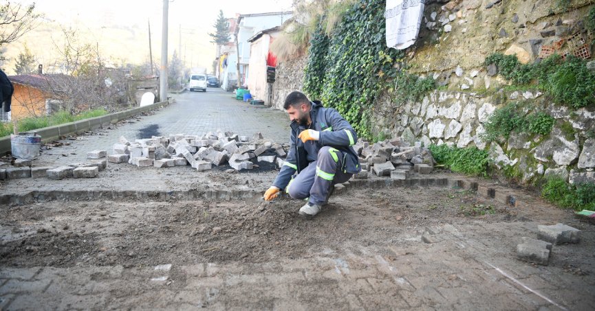 Güneşli havayı fırsat bilen ekiplerin yol mesaisi